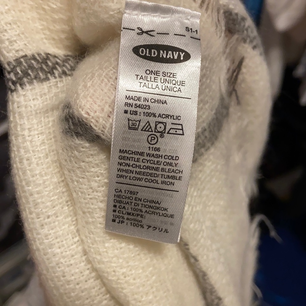 Large Soft Scarf - Picture 4 of 5